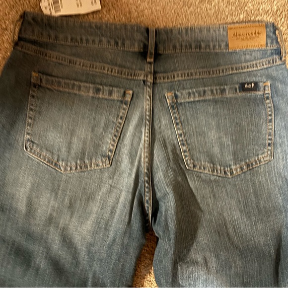 Abercrombie kids, mid rise boyfriend jeans, size 17/18 long - Picture 3 of 4